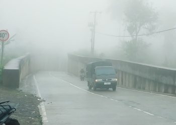 Tanjakan Bangangah di Pandeglang Diselimuti Kabut Pekat
