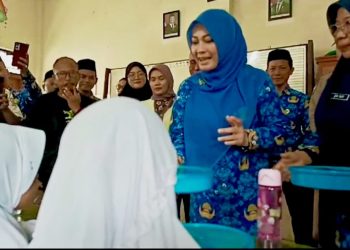Bupati Pandeglang Irna Pantau Uji Coba Makan Bergizi Gratis