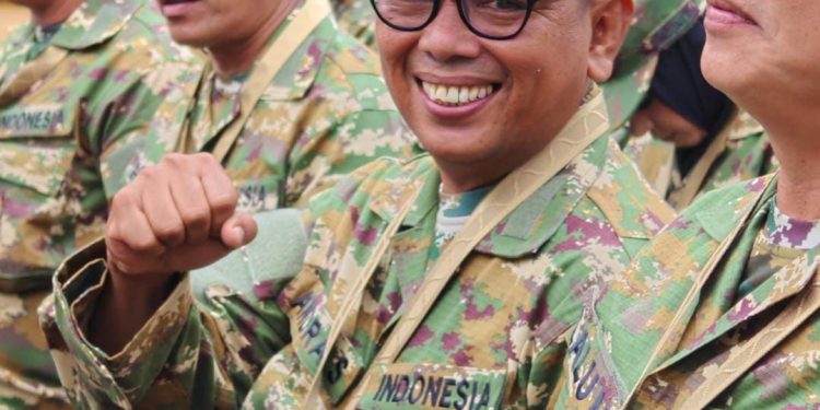 Pakai Seragam Akmil, Andra Soni Antusias Ikuti Retret Kepala Daerah