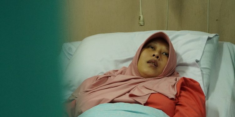 Bertahun-tahun Lawan Radang Tulang Belakang, Henny Tak Dipusingkan Biaya Pengobatan Berkat JKN