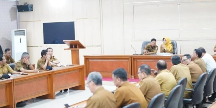 Hari Pertama Masuk Kerja, Dewi-Iing Kumpulkan Kepala OPD