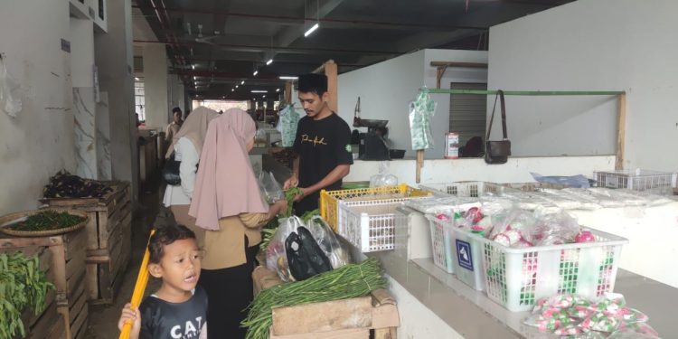 Harga Cabai Meroket, Pedagang Tak Berani Stok Barang Banyak
