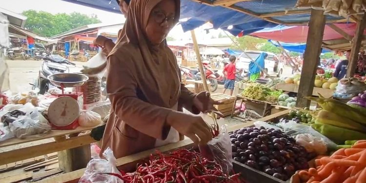 Harga Cabai Rawit Oranye Meroket di Pasar Sampay, Tembus Rp160 Ribu Per Kilogram
