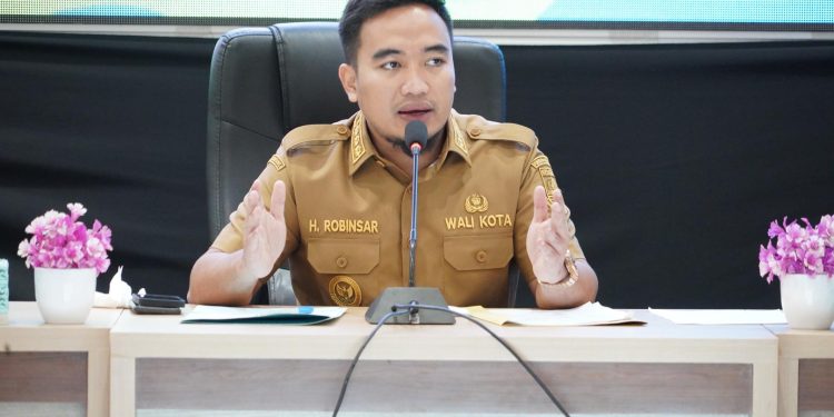 Wali Kota Cilegon Tanda Tangani Usulan Larangan Lalu Lintas Truk Besar di Jalan Protokol