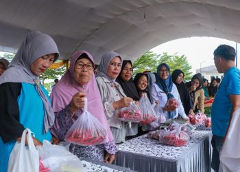 Warga Serbu Bazar Ramadan di Alun-alun Mancak Kabupaten Serang