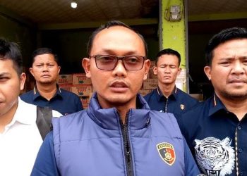 Polisi Sidak Minyakita di Pasar Pandeglang, Kemasan Botol Tiba-tiba Mendadak Hilang!