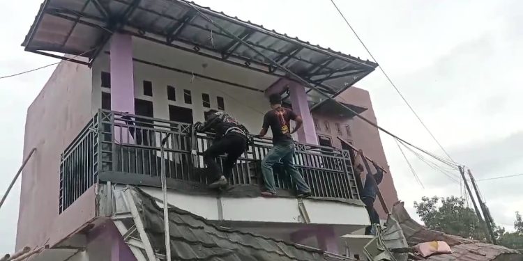 Massa Rusak Bangunan yang Dikira Kantor LSM, Pemilik: Mereka Itu Cuma Ngontrak!