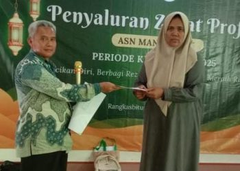 MAN 1 Lebak Tunjukkan Kepedulian dengan Zakat Profesi, Bantu Siswa Kurang Mampu Teruskan Pendidikan
