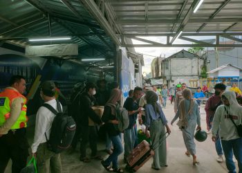 7,6 Juta Orang Naik Commuter Line di Lebaran 2025, KAI Commuter Siap Hadapi Lonjakan Penumpang!
