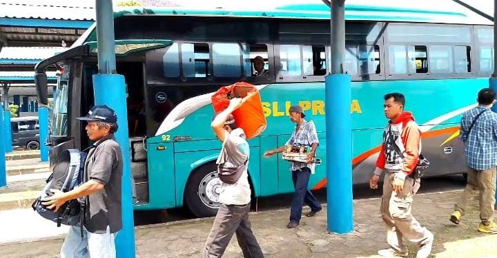 Terminal Kadubanen Pandeglang Layani Ratusan Penumpang saat Arus Mudik Lebaran 2025