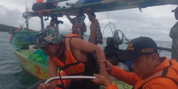 Mati Mesin, Enam Nelayan Asal Kabupaten Serang Terombang-ambing di Laut