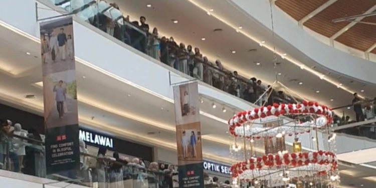 Antrean Pengunjung Hingga Ratusan Meter Warnai Glamlocal Sparkling Ramadan