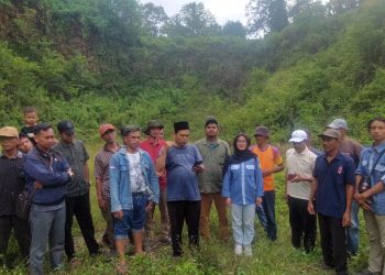 Warga Taktakan Kota Serang Tolak Rencana Galian C di Gunung Cikoromong