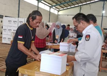 Surat Suara Pilkada Ulang Bupati dan Wakil Bupati Serang Mulai Dilipat, KPU Siapkan 95 Petugas