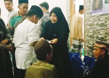 Menjelang Akhir Ramadan, Kades Bandung Berikan Santunan kepada 400 Orang Warganya