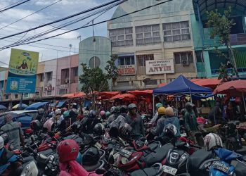 Jelang Labaran, Pasar Rangkasbitung Dipadati Warga