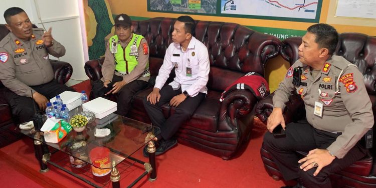 Kemenko Polkam RI Tinjau Pospam Arus Balik Lebaran dan Wisata Pantai di Banten