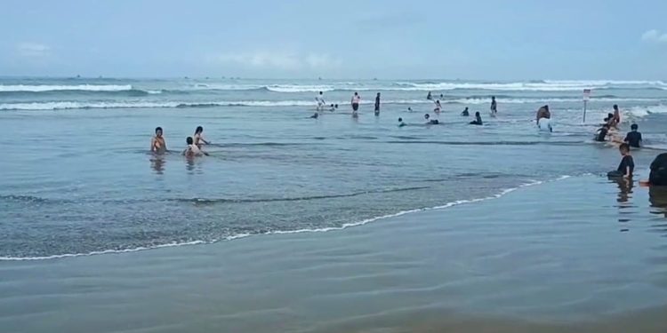 Wisata ke Pantai? BPBD Lebak Ingatkan Ancaman Gelombang Tinggi