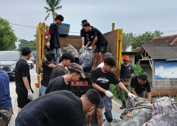 Di Pesisir Utara Kabupaten Tangerang, Kawan Muda 17 Pungut Sampah Hingga Radius 17 Kilometer