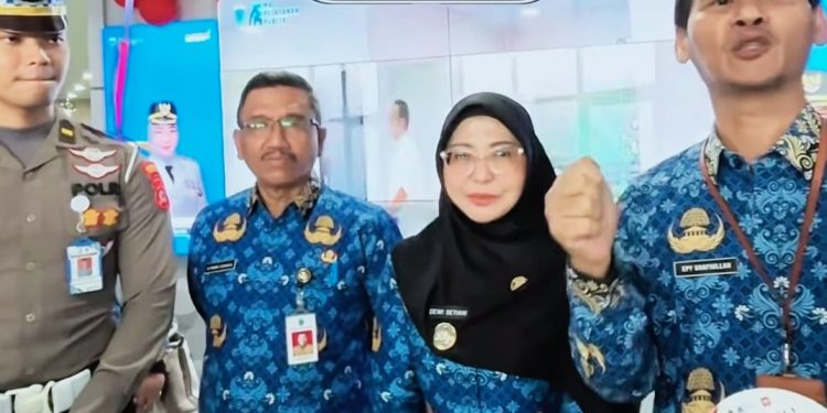 Warga Pandeglang Bisa Bayar Pajak Sambil Tiduran