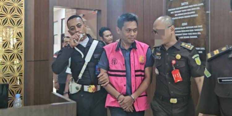 Kepala DLH Tangsel Libatkan Penjaga Kebun Dalam Kasus Korupsi Sampah Tangsel Rp75,9 Miliar