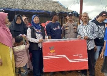 Ratusan Korban Banjir Bandang di Huntara Cigobang Terima Bantuan