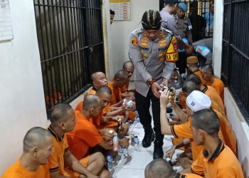 Momen Idul Fitri, Kapolres Serang Gelar Silaturahmi dengan Tahanan