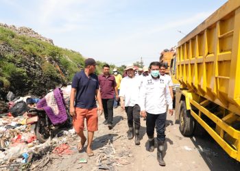 Tinjau TPA Jatiwaringin, Bupati Tangerang Mau Tambah 30 Armada Truk Sampah