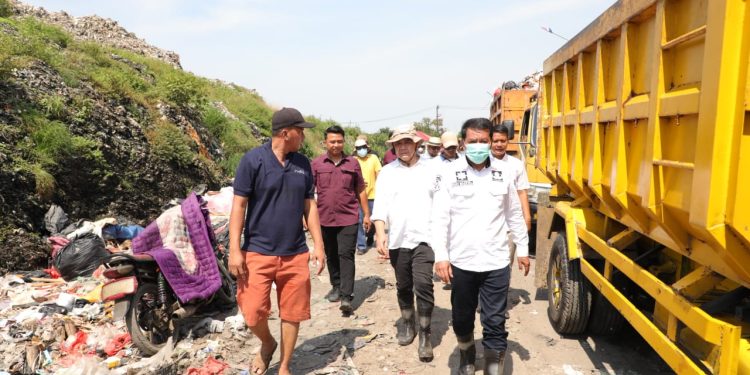 Tinjau TPA Jatiwaringin, Bupati Tangerang Mau Tambah 30 Armada Truk Sampah