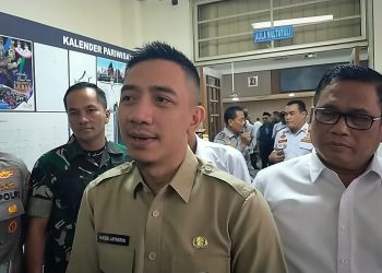 Bupati Lebak Janji Akan Perbaiki Akses Jalan ke Sekolah dan Lumbung di Wanasalam