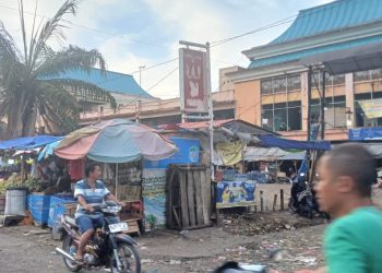 Pedagang Pasar Induk Rau Dilarang Berdagang di Atas Trotoar