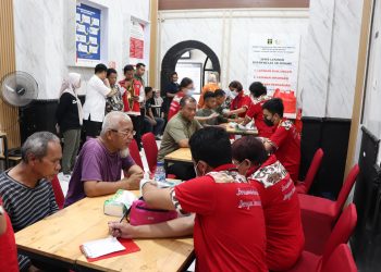 Tokoh Pendiri Banten KH Embay Mulya Syarief Gelar Pengobatan Gratis dan Berikan Makanan Bagi Warga Binaan Rutan Serang