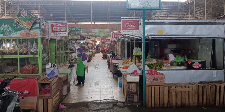 Ini Catatan Wali Kota Cilegon Robinsar Usai Tinjau Pasar Blok F