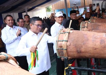 Momen Hardiknas, Andra Soni Luncurkan Sekolah Gratis