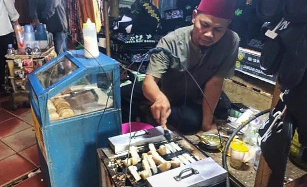 Pelaku UMKM Keluhkan Harga Kelapa Parut yang Kian Mahal, Rp20 Ribu Per Kelapa