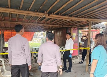Mayat Tanpa Identitas Tergeletak di Warung Makan