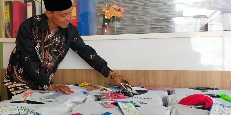 Unik! Koper Jemaah Haji Asal Lebak Gunakan Kalung Kerbau, Sebagai Penanda Biar Tidak Tertukar