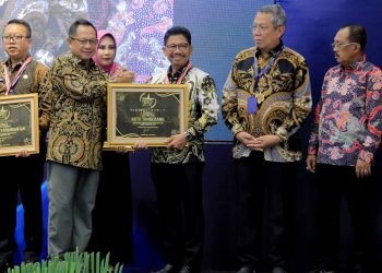 Pemkot Tangerang Raih Juara 1 Standar Pelayanan Minimal Award