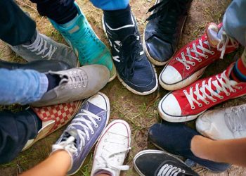 10 Tren Sepatu Tahun 2025, Perpaduan Gaya, Teknologi, dan Keberlanjutan