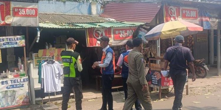 Ini Bangunan Liar di Kawasan Stadion Maulana Yusuf yang Bakal Digusur PT KAI