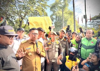Temui Massa Aksi, Gubernur Banten Komitmen Bakal Penuhi Tuntutan Pengemudi Ojol