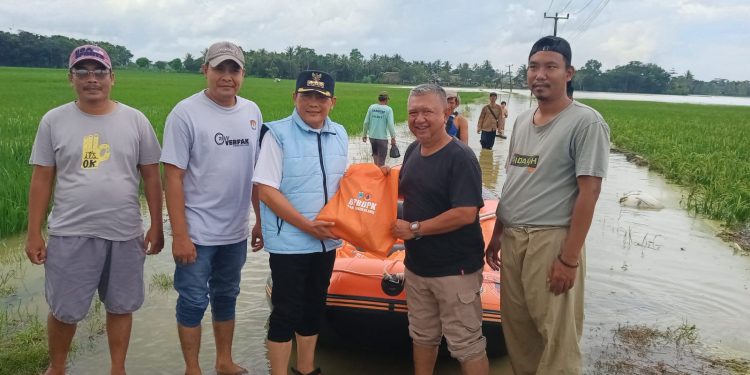 Banjir Melanda Cikeusik, BPBDPK Salurkan Bantuan Kepada Warga Terisolir