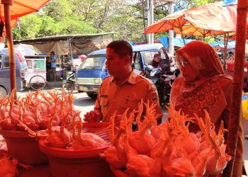 Sidak di Pasar Keranggot, Disperindag Cilegon Pastikan Harga Bahan Pokok Stabil