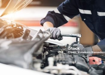 Mesin Terlihat Kotor dan Berminyak? Saatnya Engine Flush!