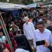 Gubernur Banten Andra Soni Dapat Julukan ‘Bapak Kula’ Dari Warga Huntara Cigobang