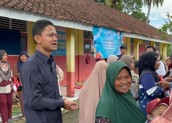 Siswa Belajar di Teras, Wabup Pandeglang Janjikan Bangun Ruang Kelas Baru