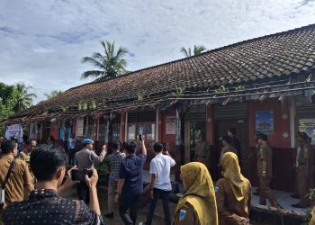 Kunjungi 6 Sekolah Rusak, Wabup Pandeglang Anggarkan Rp 75 Miliar
