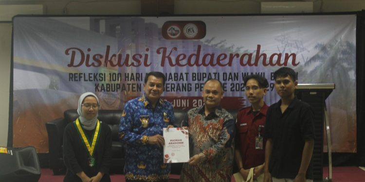 100 Hari Menjabat Bupati Tangerang, Mahasiswa Serahkan Naskah Akademik