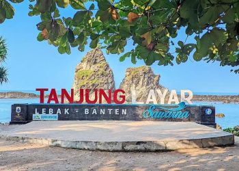 Pantai Tanjung Layar, Destinasi Wisata Pantai Ikonik di Kabupaten Lebak