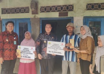 Pemkot Serang Salurkan Bantuan Perbaikan Rumah untuk 10 Keluarga Kurang Mampu